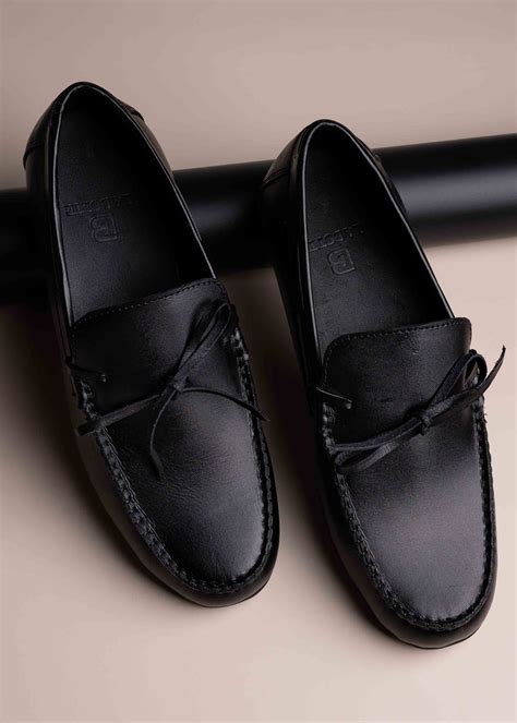 Men Black Solid Driving Shoes – ShoeTree