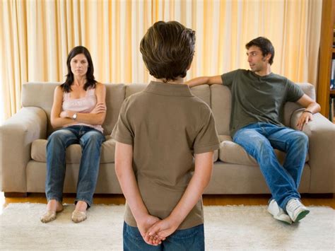 माता-पिता कभी न करें ये 5 काम, नहीं तो बच्चे से बढ़ जाएंगी दूरियां ...