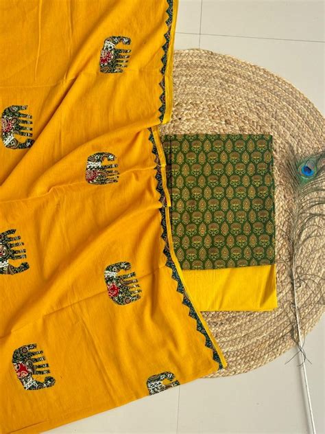 Ajrakh print 3 pc Suit with appliqué work mul dupatta - Leheriya.com