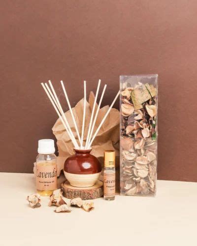 Reed Diffuser Oil & Gift Set - AuraDecor Reed Diffuser Gift Set with ...