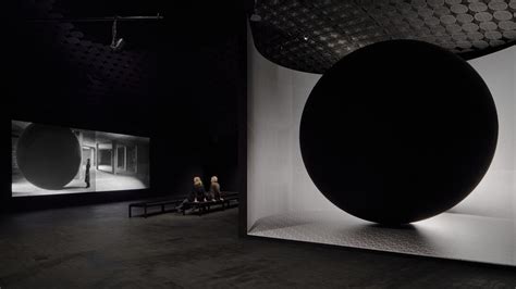 Larissa Sansour's exhibition | Meer