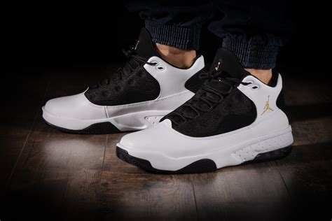 AIR JORDAN MAX AURA 2 for £95.00 | kicksmaniac.com