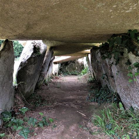 ALLÉE COUVERTE ET MENHIR DE PRAJOU-MENHIR (2025) All You Need to Know ...