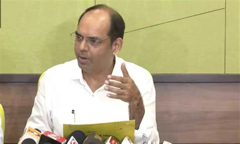 WB Junior Doctors Demand Health Secretary's Removal in Saline Death Case