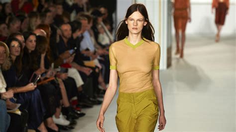 New French law says airbrushed or Photoshopped images must be labelled ...