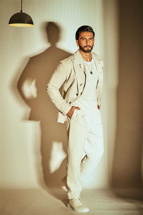 Ranveer Singh Gives His Loud Clothes Some Rest & Wears A Simple Casual ...