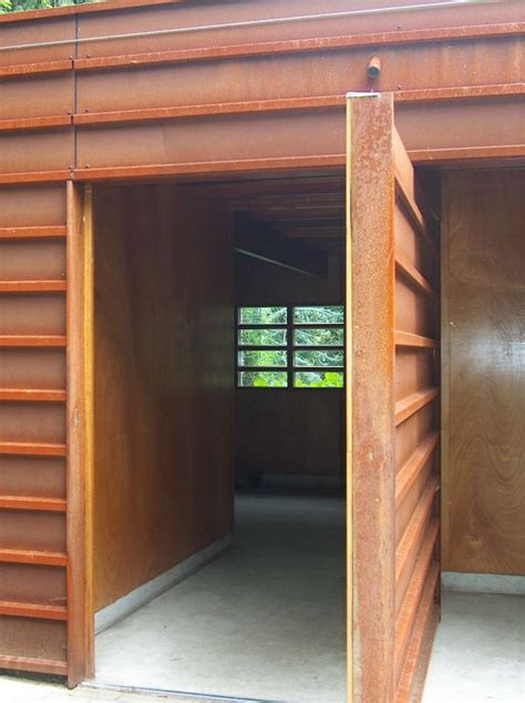 ZooLex Image - Entrance of cat building