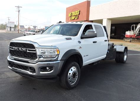 Med and Hvy Trucks For Sale