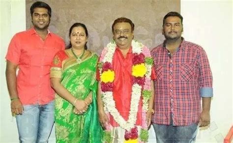 Vijayakanth family : குடும்பம் தான் உயிர்.. விஜயகாந்தின் ஃபேமலி ஆல்பம்