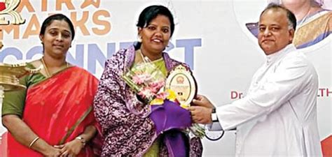 பள்ளியின் அனைத்து செயல்பாடுகளிலும் மாணவர்கள் பங்கேற்க வேண்டும்: பேரா ...