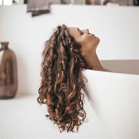 Curry leaves for hair: Benefits of this natural elixir | Lifestyle Asia ...