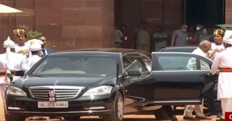 Ram Nath Kovind Leaves Rashtrapati Bhavan in Mercedes Maybach S600 ...