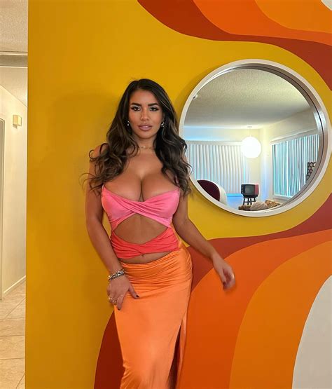 Chantel Zales | The world is so much brighter with you in it 🌞 | Instagram