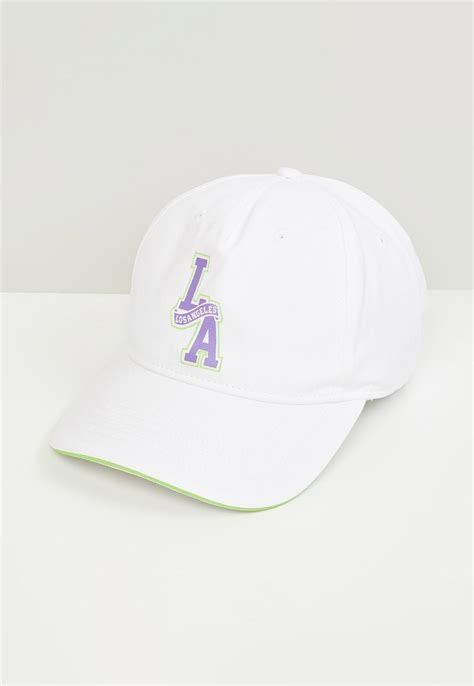 Caps for Women - Buy Ladies Caps Online at Best Price | Max Fashion