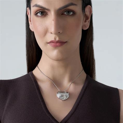 Taurus Gifting: 12 Gifts A Taurus Will Not Say No To | LBB