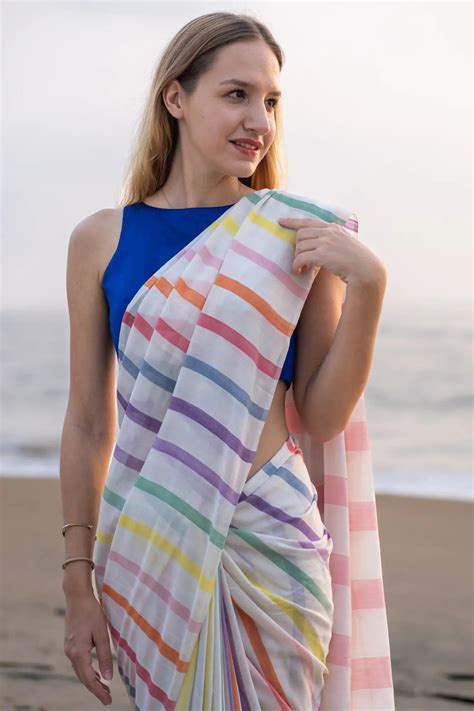 Giant murpho Halter Neck blouse - I Love Sarees