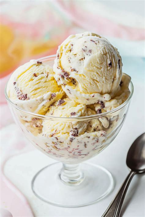 Homemade Stracciatella Ice Cream – Easy Italian Dessert