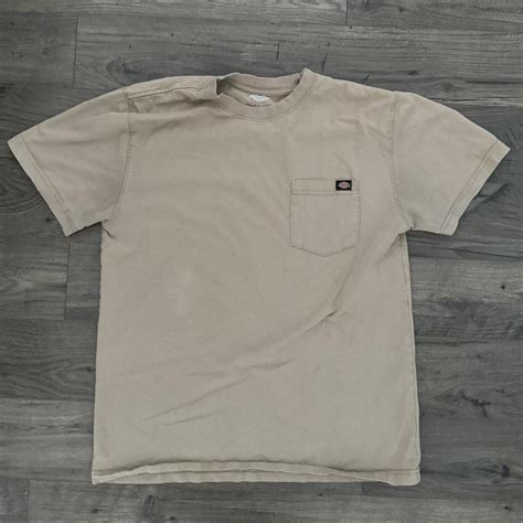 Dickies Men's Cream T-shirt | Depop