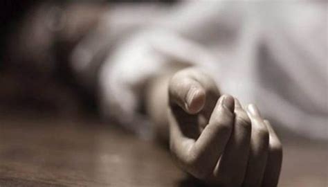 Man strangles pregnant wife to death, sleeps beside body before ...