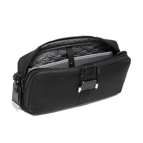 ALPHA BRAVO ESPORTS PRO SLING PACK || Tumi©