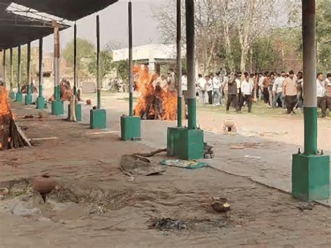 'Call papa', says innocent son at father’s mourning: 6 brothers die in ...