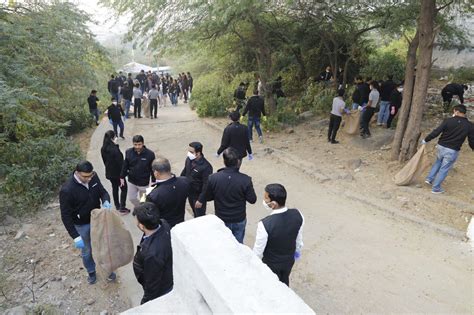 Samsung India’s Employee Volunteers Clean Plastic Waste in Aravali ...