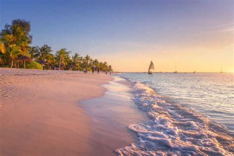 Sansibar: Gewürze, Riesenschildkröten, Affen, Sonne und Strand - Travellizy