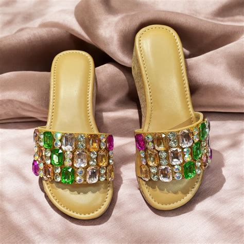 Crystal Carnival Wedge – IndianTrunk