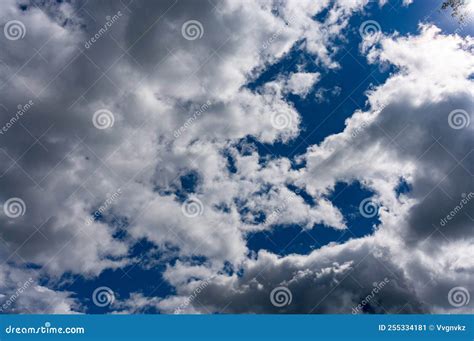 Dark Blue Sky with White Cloud Background , Blue Cloudy Sky Texture ...