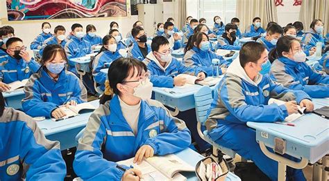 毕业如期 未来可期 春晖小学举行2020年六年级毕业典礼_中小学校_大众网