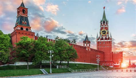 6 Most Famous Clock Towers Around The World - lifeberrys.com