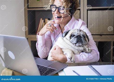 Rezultat imagine pentru Zoom Connection Computer