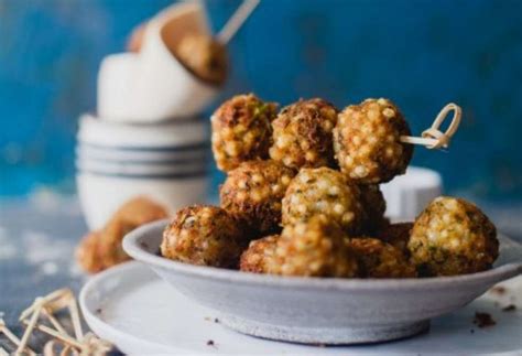 Easy snack recipe: Tapioca pearl and fenugreek poppers | Femina.in