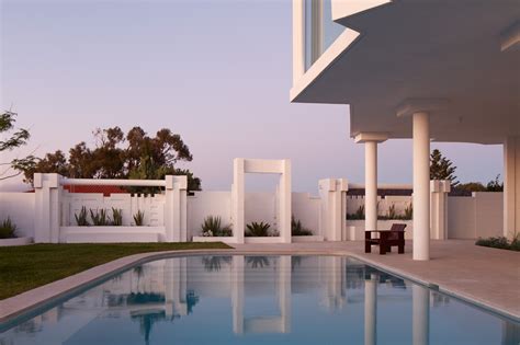 Photo 30 of 32 in Iwan Iwanoff Designed Some of Australia’s Most ...