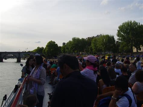 The 8 Best Night Cruises on the Seine in Paris - Hellotickets