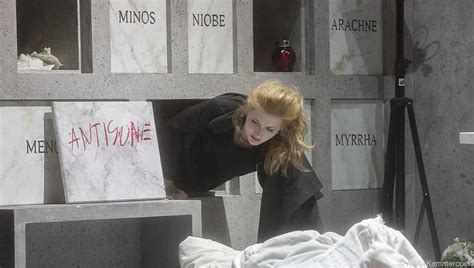 „Antigone“: Geschichten aus der Gruft in der Kammeroper - UnserTirol24