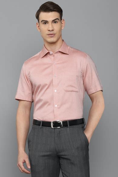 Buy Men Pink Classic Fit Print Half Sleeves Formal Shirt Online ...