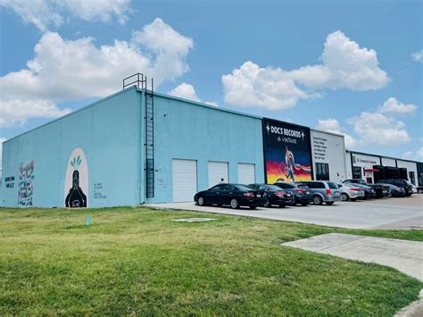 Doc's Records & Vintage