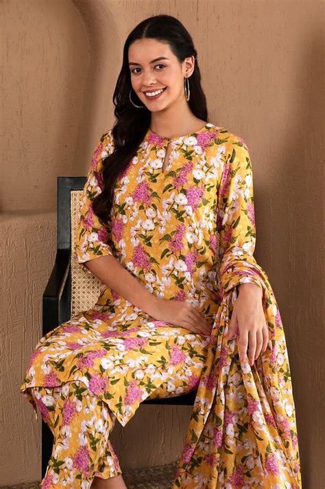 W for Woman : Spring Summer collection 25 is live – wforwoman