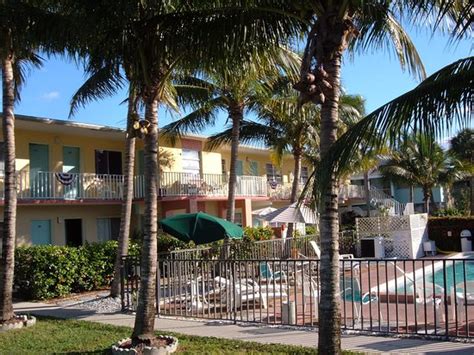HIDEAWAY WATERFRONT RESORT & HOTEL (Cape Coral) - Hotel Reviews, Photos ...