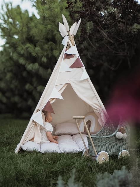 A Year of Magic in the Wigwam: Play and Feelings for Every Season ...