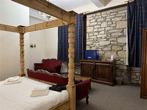 BROOMHALL CASTLE (Menstrie) - Hotel Reviews, Photos, Rate Comparison ...