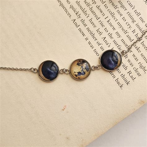 Phases of Moon Pendant – The Bookish Pandora