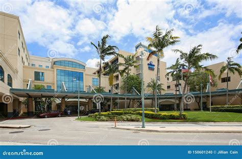 Broward Health Medical Center Editorial Image - Image of avenue, drugs ...