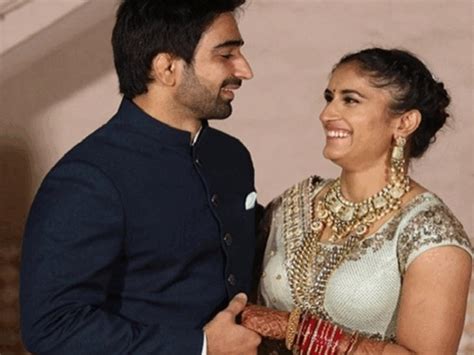 Wrestler-turned-politician Vinesh Phogat announces pregnancy: Olympic ...