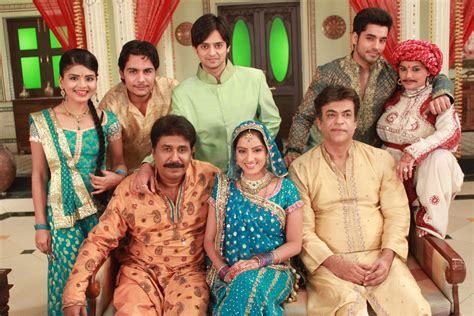 Diya Aur Baati Hum - Star Cast Working Stills | Deepika singh, Fashion ...