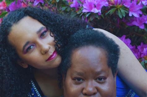 VanLora getting the Gerringong Bowling Club bopping and popping with ...