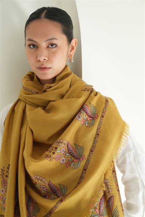 Timeless Kashmir shawls: Handmade in our finest pashmina
