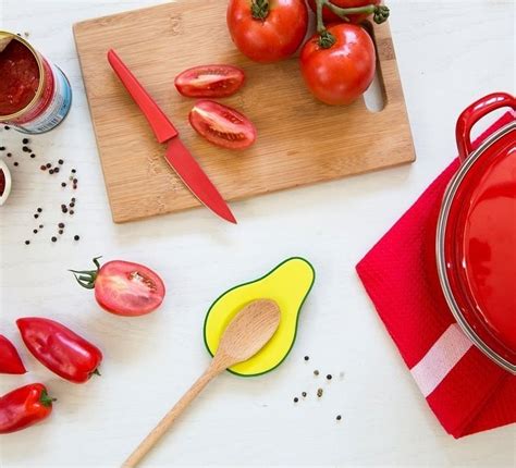 Kitchen with Cooking Stuff 的图像结果