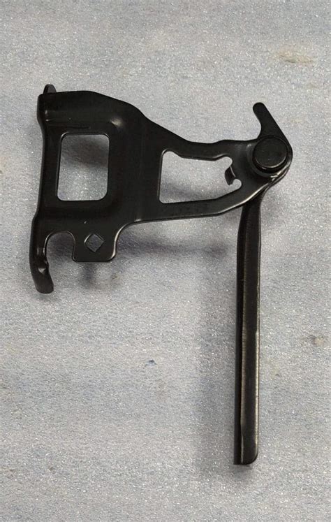 60120TRYM00ZZ Bonnet Hinge WRV Right Side – CarTrends